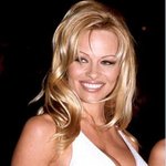 파멜라 <b>앤더슨</b> 42세 슴가는 24세??