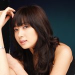 더 예뻐<b>지고</b>, 옷도 과감해진 허영란 프로필 촬영