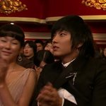 이준기 보는 현영, <b>그윽</b>한 눈빛