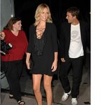 다리 라인이 우월한 샤를리즈 테론! 몸매가 늘씬 늘씬