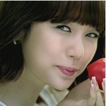 <b>cf</b>속 상큼한 표정의 윤은혜! 근데 이거 1초 김나영인데?