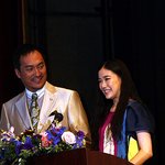 아오이 <b>유우</b>와 와타나베 켄 함께 시상식 사회 보는 중~