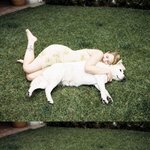 <b>드류</b>베리모어 개와 함께 화보