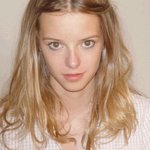 영국에서 뜨고 있는 90년생 인형녀 모델, 소피 벅스톤!!