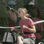 <b>레이첼</b> 맥아담스에게 길 물어보는 한국인 커플