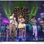 김종민 무대<b>위</b>에서 백댄서랑 뭐하는중