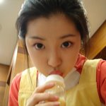 [박한별] 우유병에 <b>주스</b>타먹는 사진