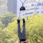 거꾸로 매달려서 마술사 인터뷰하는 켈리<b>리파</b>! 피쏠린다..