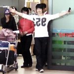 <b>손호영</b> 태국 프로모션 갔다오며 공항 직찍