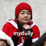<b>산타</b> 옷 입고 김남일 응원 간 김보민 쌩얼