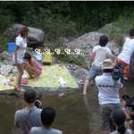 가평<b>mt</b>에서 혼자 와구와구 수박 먹고있는 서신상