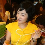 불우이웃돕기 바자회 하는 에이미와 <b>바니</b>~