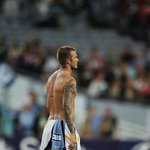 <b>상의</b> 벗어버린 베컴! 몸매 나름 훈훈하네요~