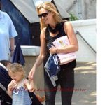 모델 케이트 모스의 포스를 이어받은 딸 <b>릴리</b>