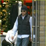 크리스마스 쇼핑하는 석호필, 패션은 여전히 <b>밤낚시</b> 스타일?