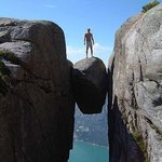 불가능해 보일꺼 같은데 되네?'불가능 <b>바위</b>들'