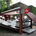 버튼 하나로 컨테이너가 집으로 변신