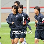 - 월드컵- 국대화보! 즐겁게 <b>족구</b>하는 선수들