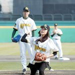 타짱걸, 시구.. 완벽한 투구<b>자세</b>!!