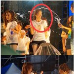 격하게 물세례 받고있는 '<b>소시</b>' 윤아, 완전 철푸덕한 직찍