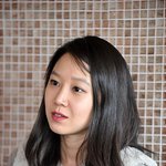 빨간 <b>부츠</b>가 눈에 확 들어오는 공효진,