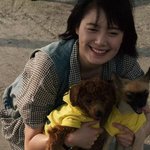 강아지와 <b>산책</b> 간 구혜선, 혼자 화보찍니?
