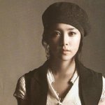 비슷한 느낌의 <b>모자</b> 쓴 한지민 손예진 미모대결~