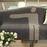 외롭지 않아요, 따뜻한 친구 팔이 있는 친구 소파