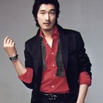 조승우, 최근 빨간<b>셔츠</b>의 포스가 예사롭지않은.. 화보