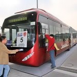300명이 탈 수 있다는 세상 젤 긴 버스!