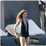 케이트 모스 최근 <b>해변</b>에서 촬영 파파라치, 왠지 안습?