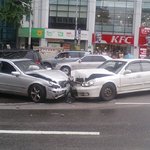 벤츠와 택시의 정면승부!