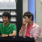 샤이니, <b>열쇠</b>군 팬사인 도중 코파는거니?