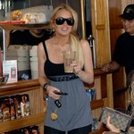 <b>말리부</b>에 간 린제이로한, 레깅스 패션!