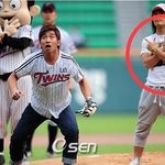 유세윤의 건방진 <b>시구</b>! ㅋㅋ 이렇게 웃겨도 되는거니?