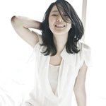 자연스러운 모습의 윤진서, 웃는 모습이 완전 순수해!