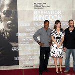 제니퍼 가너가 입고있는 드레스 <b>무늬</b>는 녹용<b>무늬</b>?