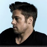 브래드 피트 최근 나온 얼굴 <b>위주</b>의 화보와 <b>일본</b> 청바지 광고