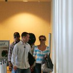 자다 깨서 <b>부시시</b>한 머리한 브리트니! 슬림해진건 확실~