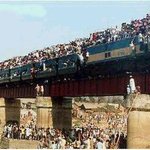 <b>다리위</b>에서의 기차사고