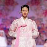 한복입은 고운<b>자태</b>의 이수경