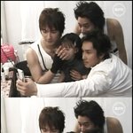 신화, 꼬마팬과 사진 찍기에 <b>열중</b> ~