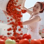 ‘토마토걸’ 성유리, 빛나는 <b>피부</b> 깜짝<b>변신</b>