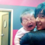 브라이언 <b>코에</b> 찔려 우는 아기?