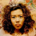 <b>왕관</b>쓴 김민희 이런 표정 처음이야