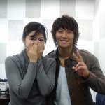 어깨가 <b>비슷</b>한 강수정과 김종국