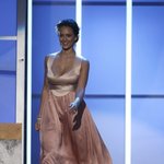 시상식에 온 제시카 알바! 출산 후에도 아름다워!