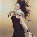 기분 좋아서 <b>방방</b> 뛰는것 같은 김태희 화보