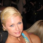 패리스 힐튼, '절벽'이 더 섹시해