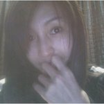 황신혜, 자기전 <b>침대</b> 위 누워 쌩얼 셀카! 믿기지 않는 나이